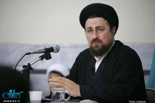 عکسی از سید حسن خمینی در مراسم وداع با پیکر مرحوم سید محمود دعایی