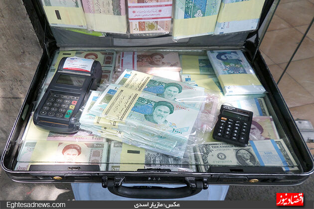 گزارش تصویری از بازاری که اسکناس برای اسکناس داده می‌شود