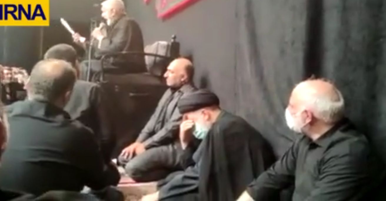 حضور ابراهیم رئیسی در جمع عزاداران حسینی مسجد ارک + فیلم