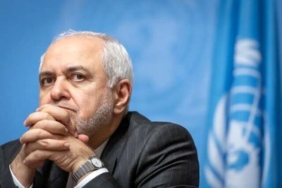 حمله توییتری ظریف به ترامپ: در باتلاق نتانیاهو گرفتار شده‌ای/ هیچ جنایت جنگی نجاتت نمی‌دهد