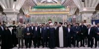 تصاویری از حضور حسن روحانی و اعضای کابینه در حرم امام خمینی