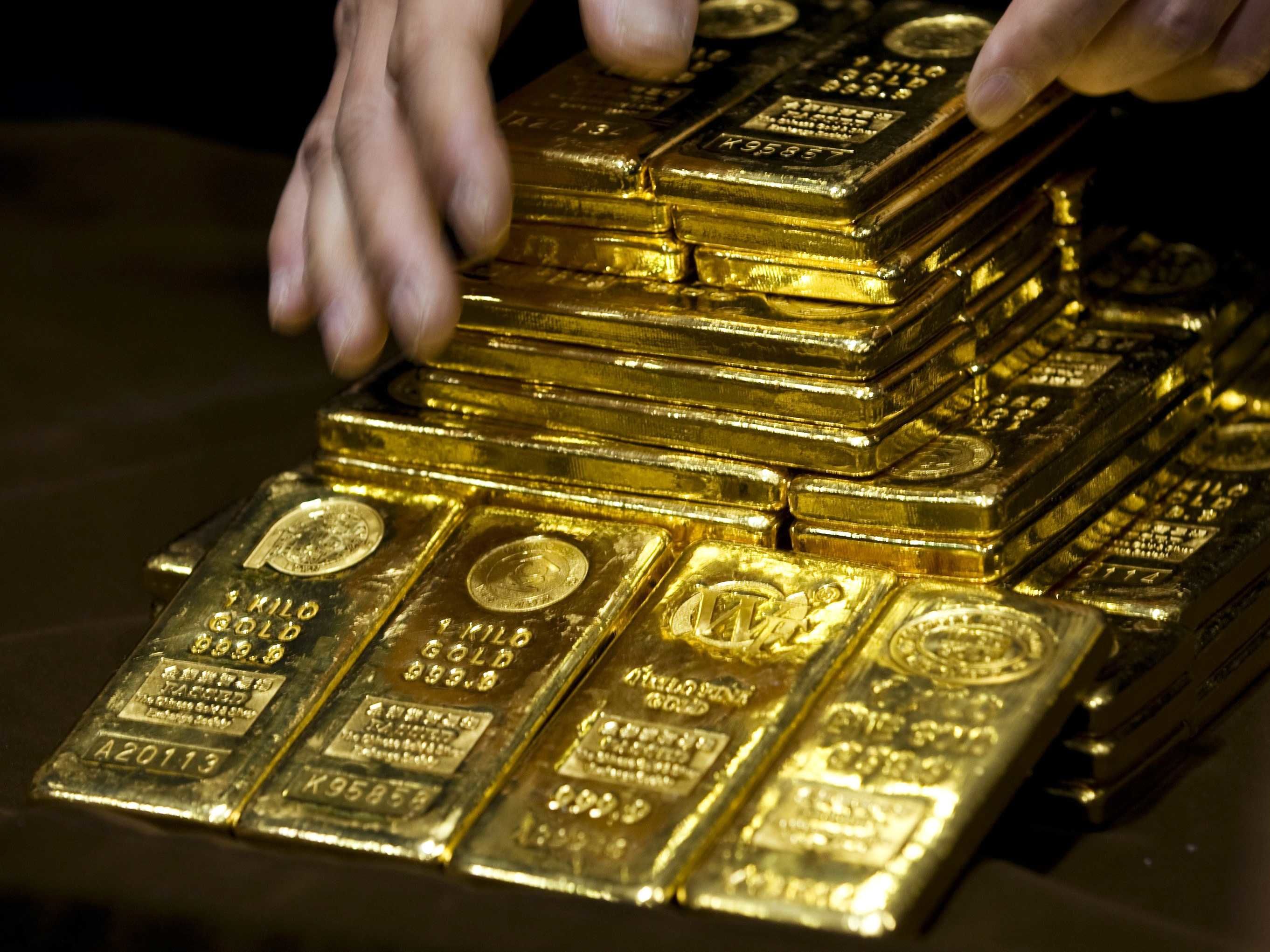 افزایش نرخ بهره فدرال‌رزرو، طلا را نزولی کرد/هر اونس 1067 دلار