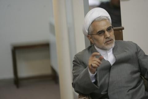اقامه نماز عبدالله نوری بر پیکر برادر سیدمصطفی تاجزاده+ عکس