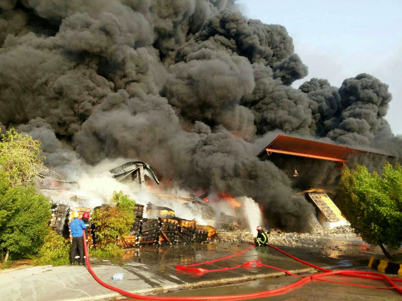 آخرین اخبار از آتش‌سوزی پتروشیمی بندر امام(ره)/اعزام معاون وزیر نفت به ماهشهر و تکذیب عمدی بودن این آتش‌سوزی