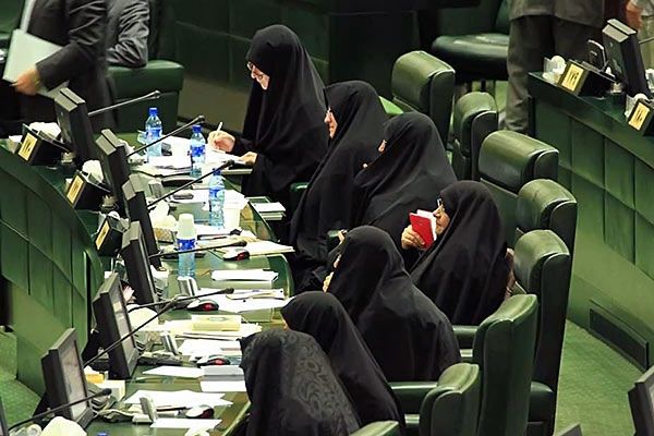 رکوردشکنی حضور زنان در پارلمان/ چند زن به مجلس دهم راه یافتند؟