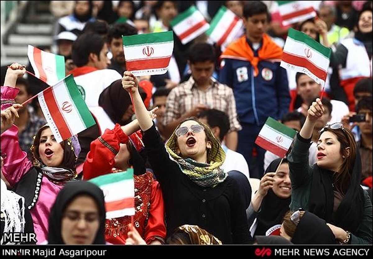 میتینگ های سیاسی را چه کسی شلوغ می کند؟