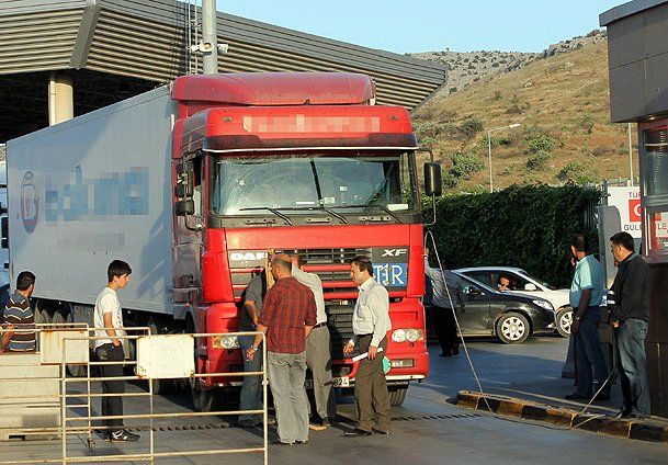 2 کامیون دیگر در مرز بازرگان به آتش کشیده شدند/9حمله در یک ماه