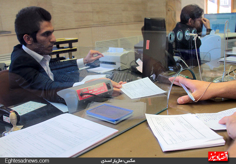 وام‌های خرد بانکی چه سرنوشتی خواهند داشت؟ / آیا بانک‌ها به مصوبه وامی شورای پول پایبند هستند؟