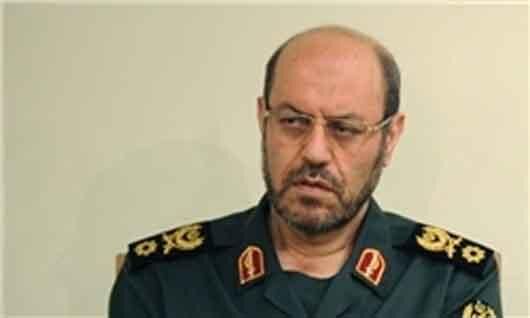 واکنش وزیر دفاع ایران به ادعای روی میز بودن همه گزینه‌ها