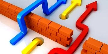 پیمان مولوی: آزادسازی قیمت بدون آزادسازی اقتصاد یعنی پا گذاشتن روی پوست خربزه | اصلاحات اقتصادی بدون رفع تحریم شدنی نیست