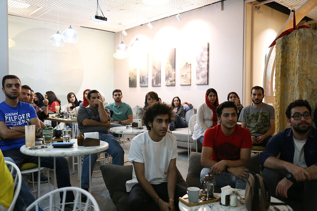 کافه هایکو ، عکس فروغ علایی