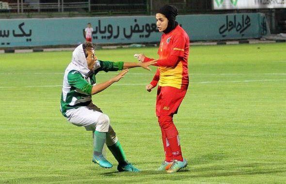تصاویر زدوخورد دختران فوتبالیست در مسابقات لیگ برتر