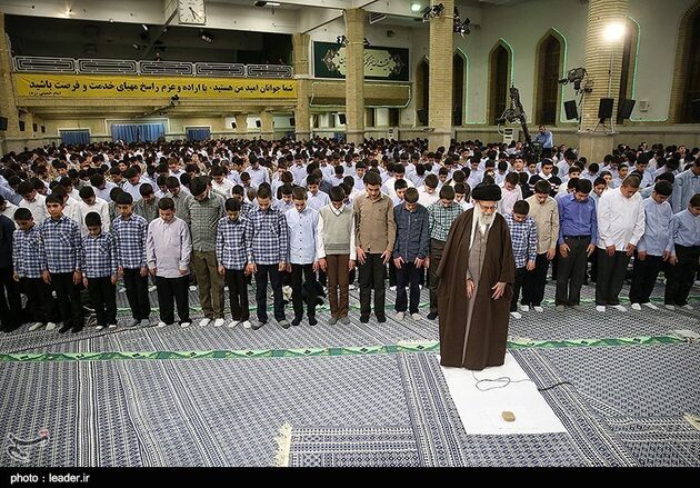 جشن تکلیف دانش آموزان در حضور رهبرمعظم انقلاب