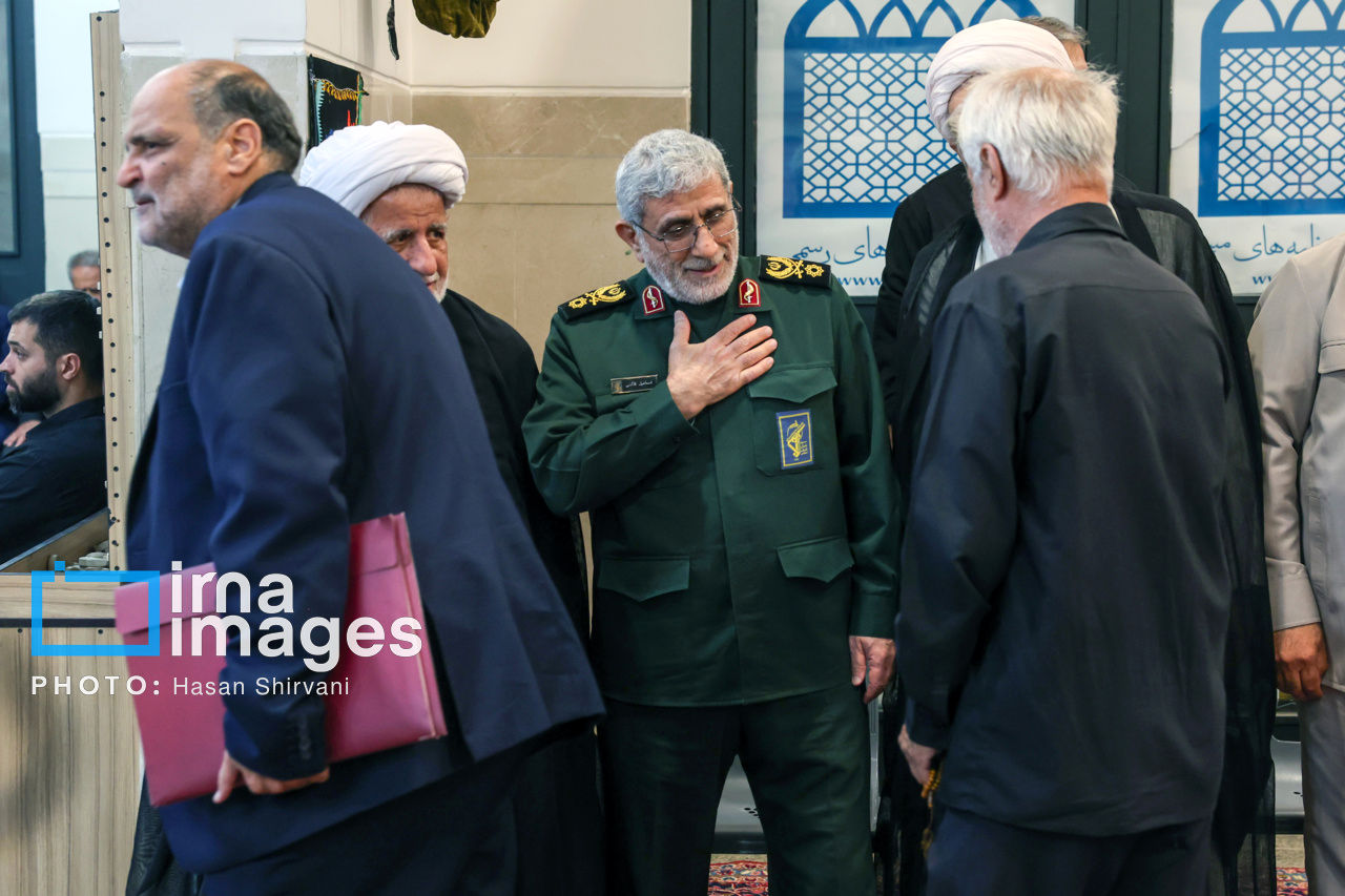تصاویر | قاآنی، لاریجانی و زینب سلیمانی در گرامیداشت شهدای نیروی قدس