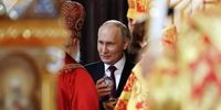ژست جالب پوتین در مراسم عید پاک+ تصاویر