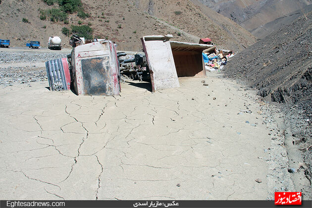 خودروهای به گل نشسته پس از سیل شمال (گزارش تصویری)