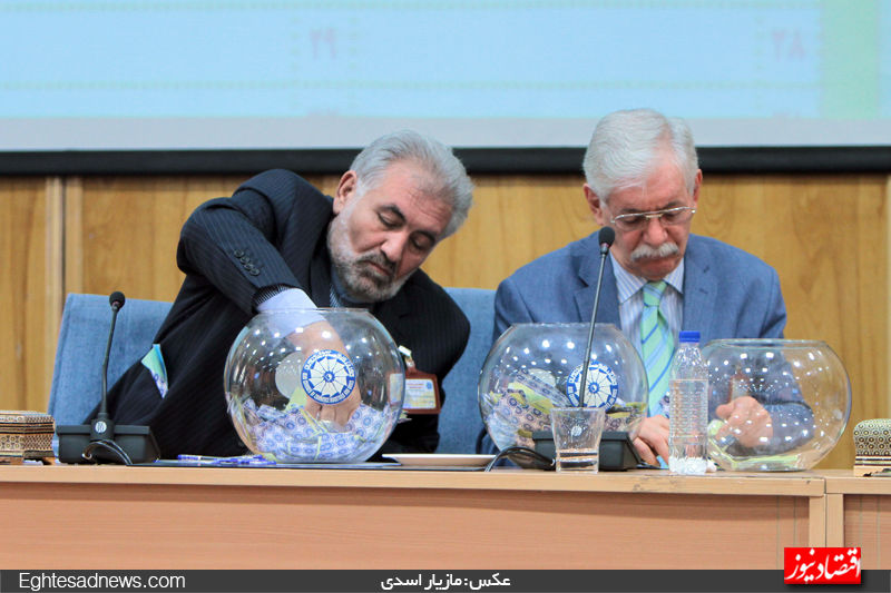 ترکیب جدید هیات رئیسه اتاق ایران مشخص شد/رئیس اتاق کرمان، کلیددار جدید اتاق ایران / سلطانی، خوانساری، انصاری و شافعی نائب رئیس، پیر‌موذن، خزانه‌دار و کاشفی منشی شدند