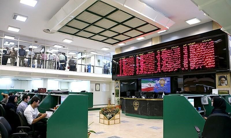 با کاهش نرخ سود، بازار سهام تقویت می‌شود/ فعلا بورس در شرایط انتظار قرار دارد