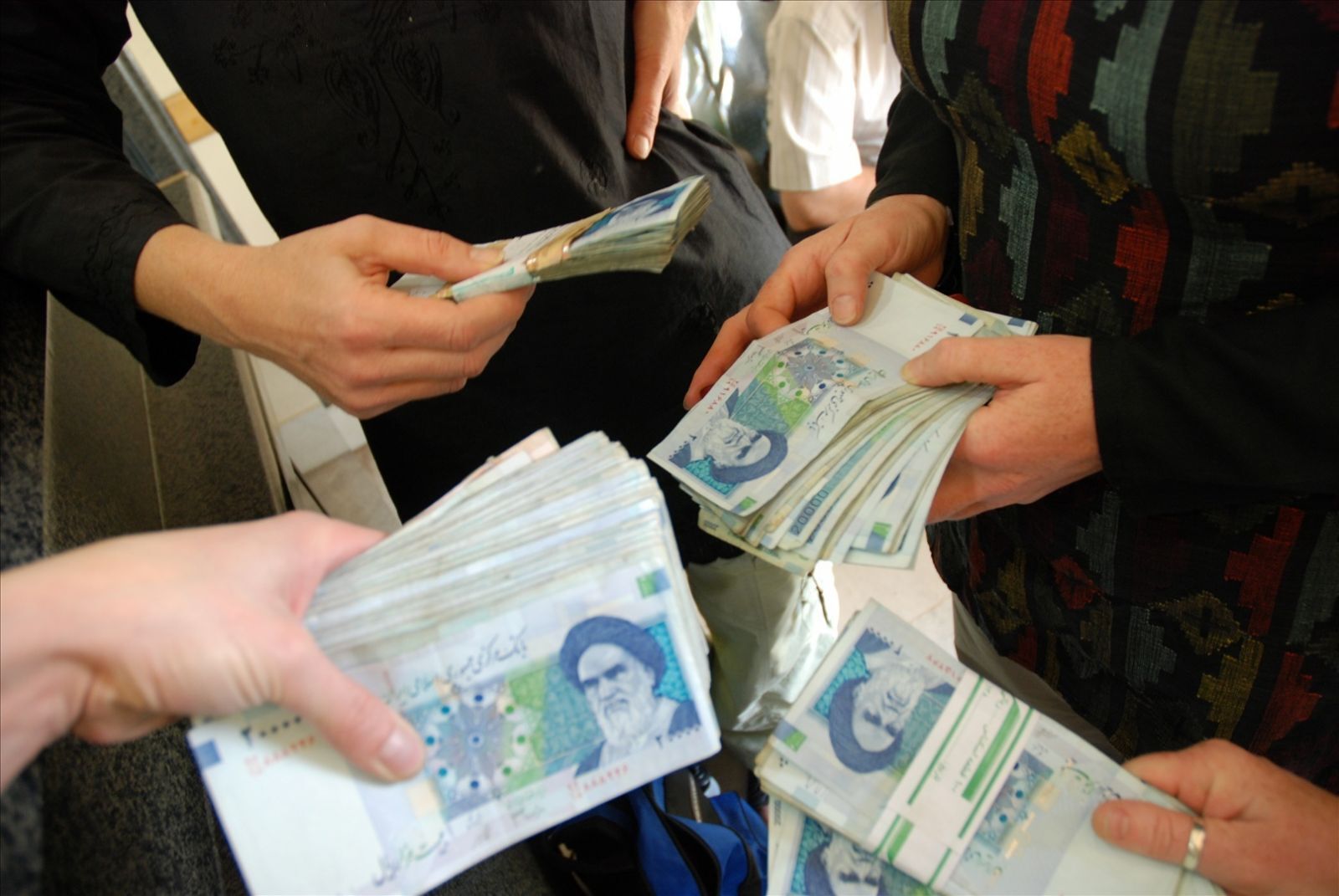 یک فوریت لایحه حذف ۴ صفر از پول ملی تصویب شد