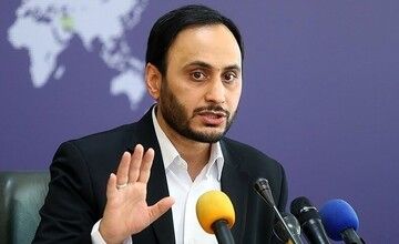 پیشنهاد عجیب سخنگوی دولت رئیسی؛ هر کشتی که از تنگه هرمز عبور میکند را بازرسی کنیم!