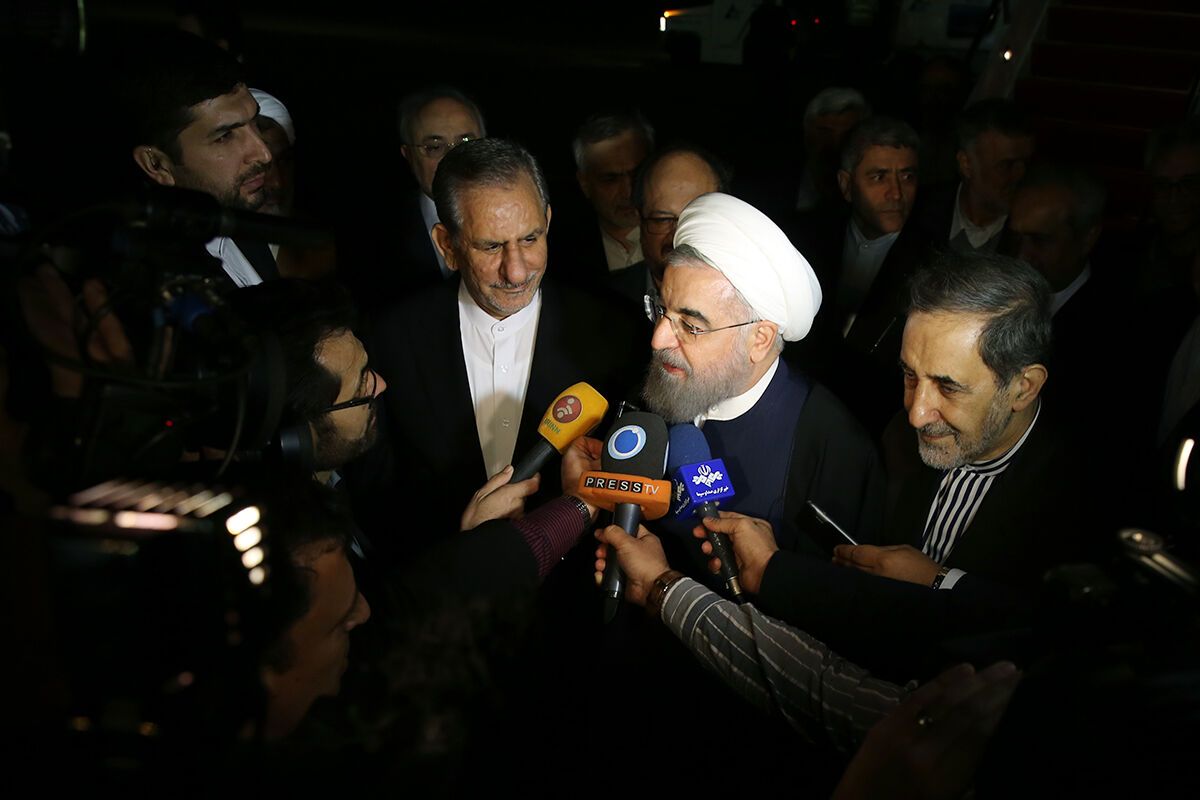 روحانی به تهران بازگشت/ تشریح اهمیت حضور ایران در نشست سازمان همکاری اسلامی