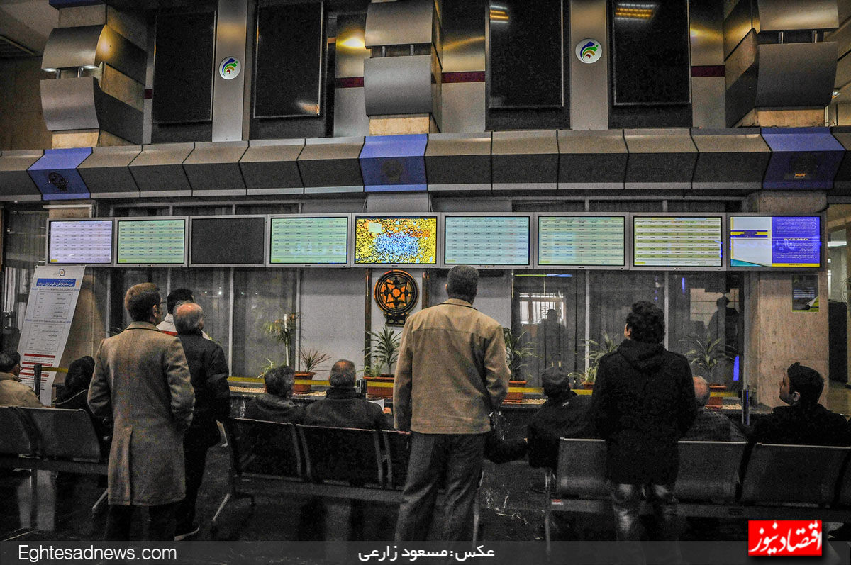 رشد 2.5 درصدی شاخص کل/ پرواز شاخص با لیدری خودرو و بانک/بورس در یک قدمی کانال 73 هزار واحدی