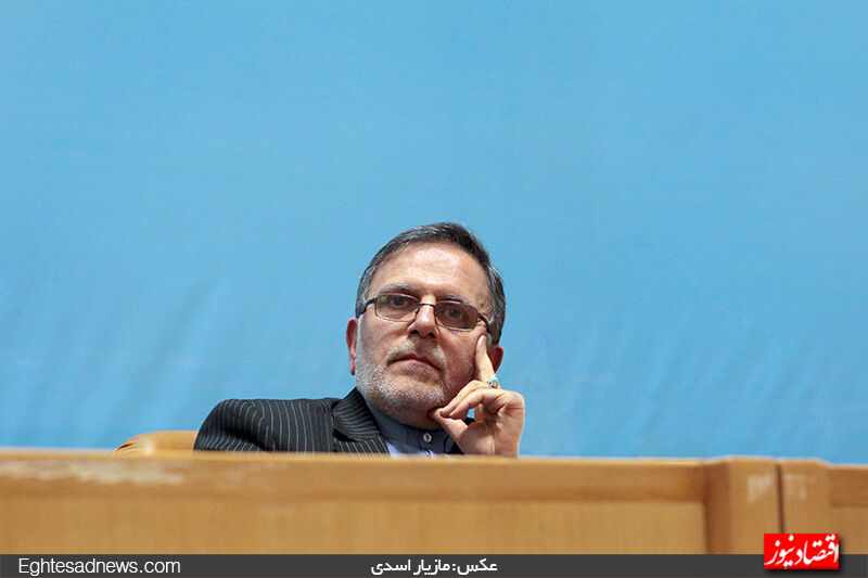 نیمی از منابع نظام بانکی منجمد شده است/اعتقاد نداریم که نرخ ارز حتماً تثبیت شود