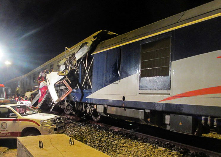 یک کشته و 35 مجروح در برخورد دو قطار در دامغان