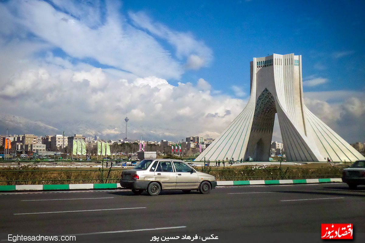 عکس| برج آزادی با پرچم لبنان نورپردازی شد