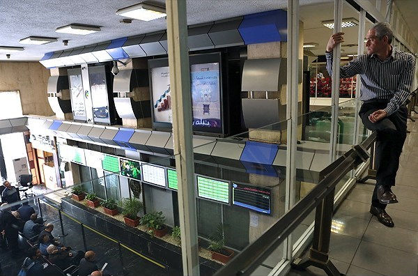 خانم ها به جای طلا،‌ سهام بخرند/از افت این روزهای بازار ناامید نشوید