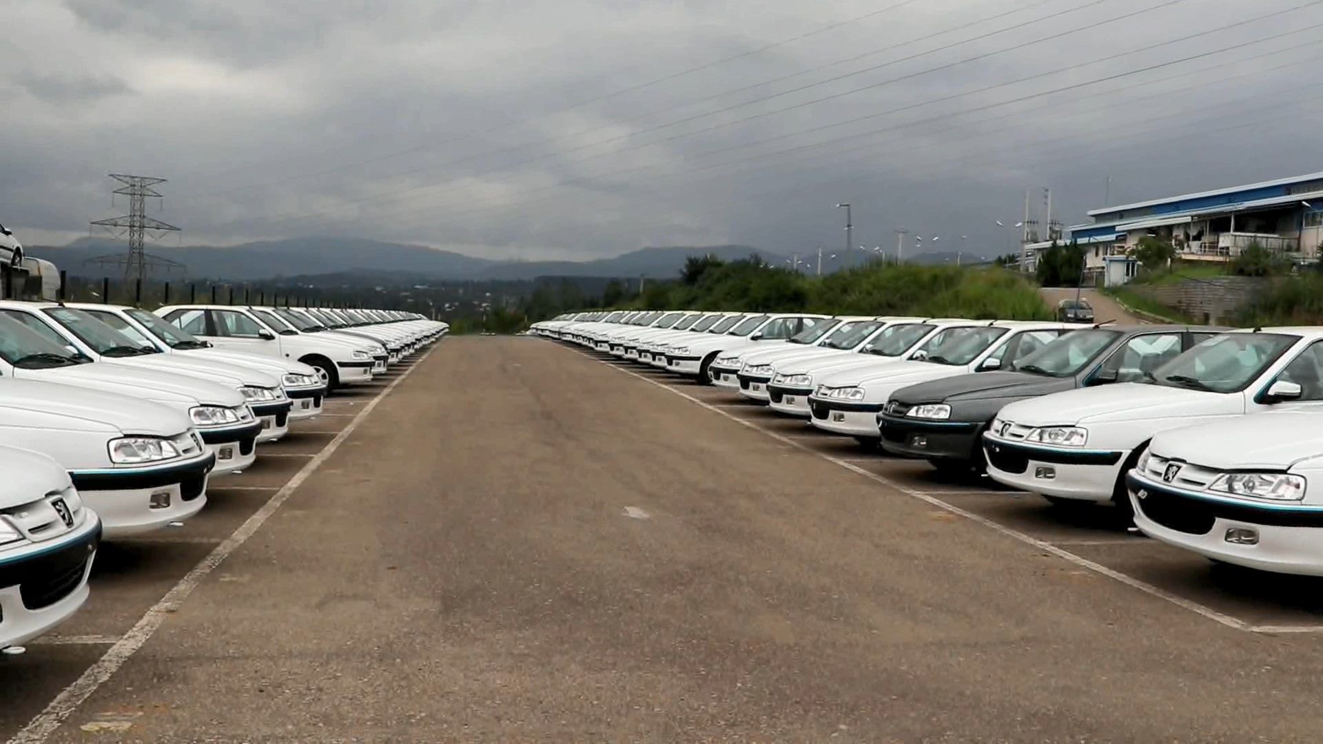 جلوی گرانی ایران‌خودرو گرفته شد/اعلام قیمت‌ها بدون مجوز بوده است