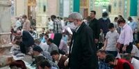 سردار قاآنی با لباس شخصی در مسجد جمکران + عکس 