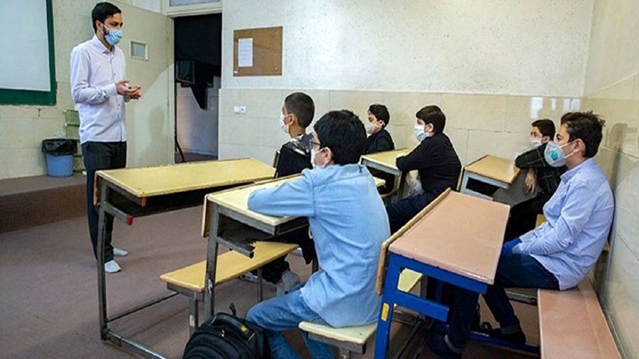 اظهارات وزیر آموزش و پرورش درباره خیانت به آینده ملت ایران!
 