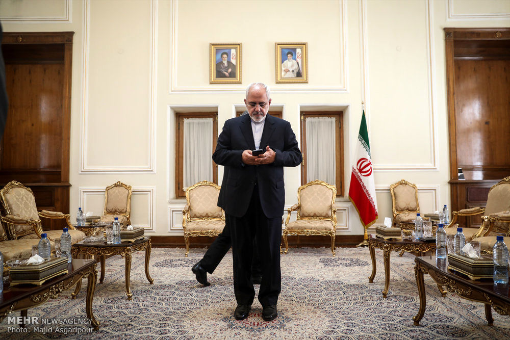 واکنش ظریف به ادعای کمک مالی ایران به القاعده و کنایه به عربستان + عکس