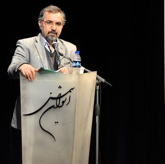 رابطه تنگاتنگ صنعت گردشگری ایران با توسعه صنایع دستی/از صنعت بسته‌بندی‌ دنیا عقب افتاده‌ایم