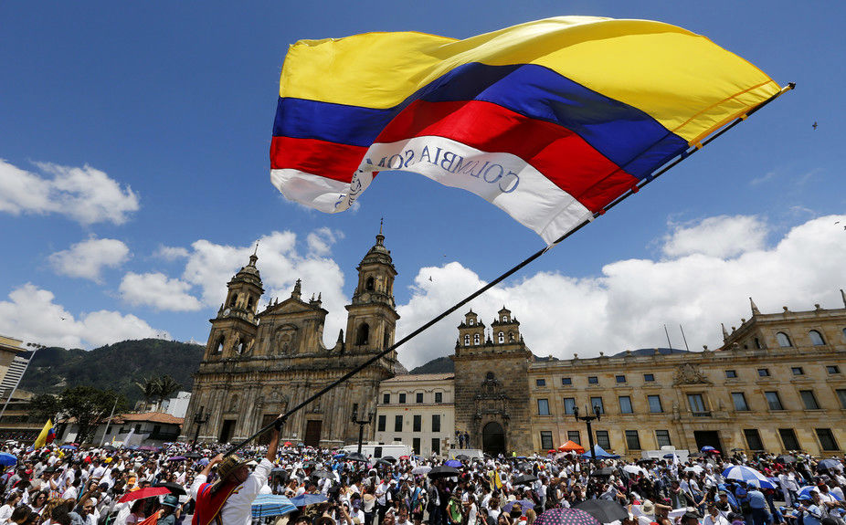 کلمبیا چگونه در مسیر رشد اقتصادی قرار گرفت؟