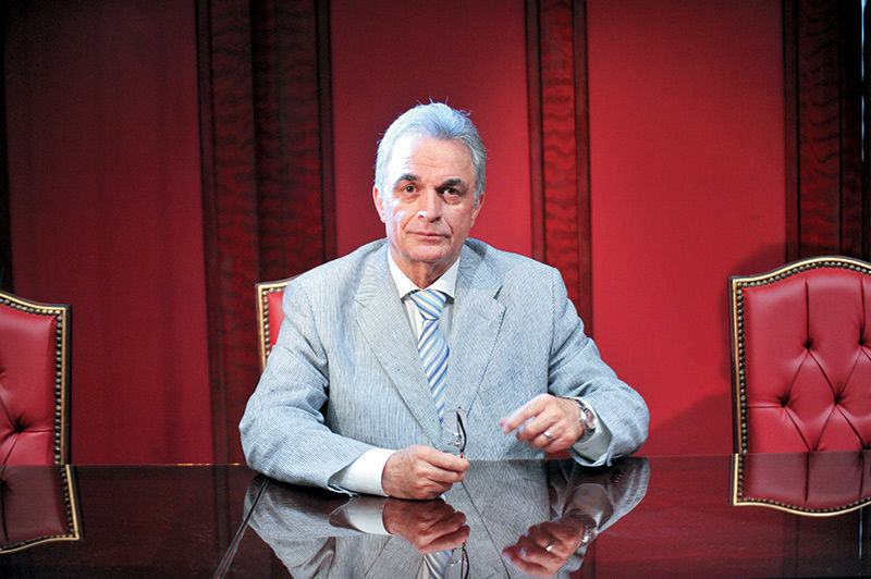 خطر تعطیلی بنگاه‌ها با تداوم رکود/بانک مرکزی موافق کاهش نرخ سود بانکی نیست