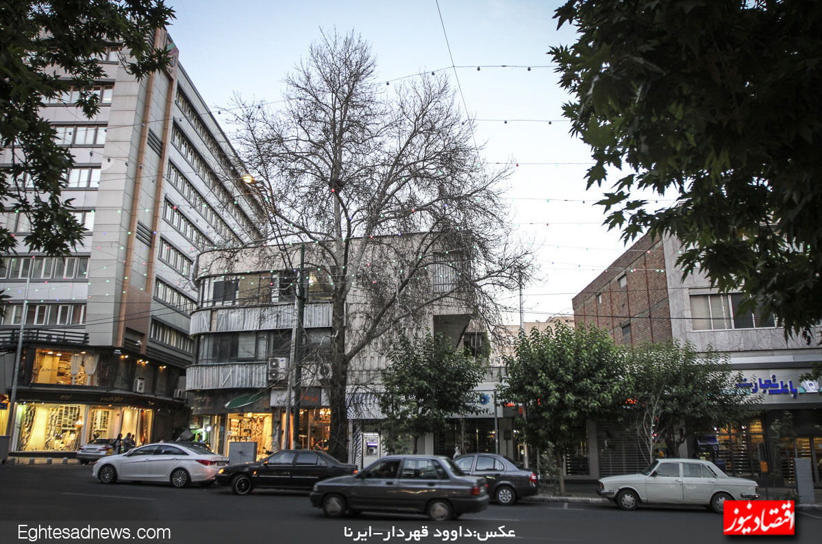 خیابان ولیعصر بسته شد
