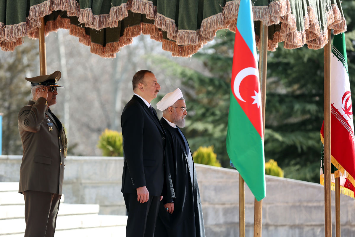 ایران و آذربایجان 11 موافقتنامه همکاری امضا کردند