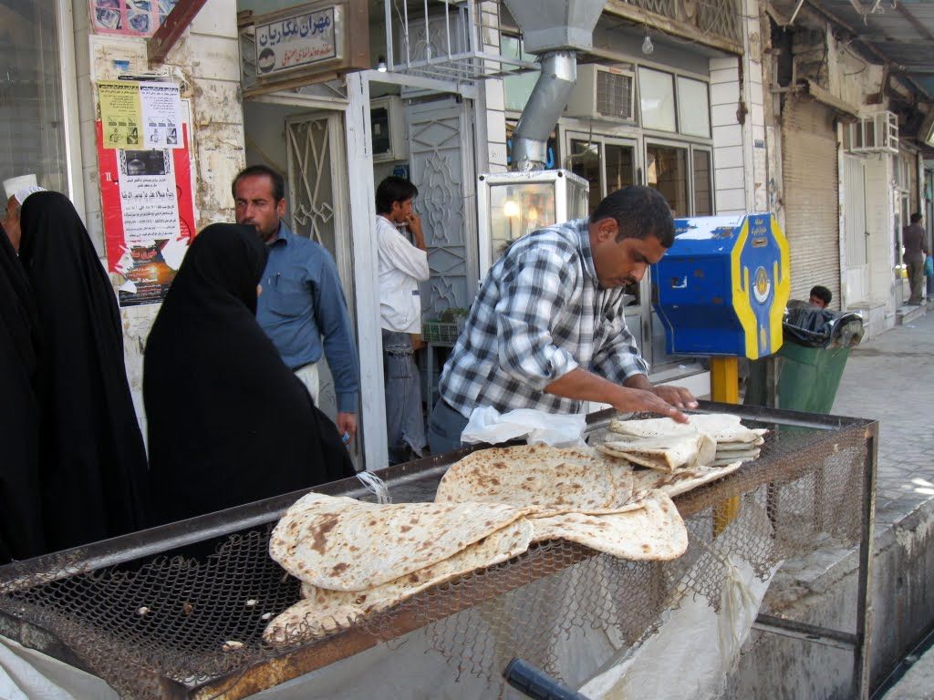 داستان قطع یارانه نان به کجا رسید؟/برنامه اصلاح قیمت برخی کالاها روی میز دولت