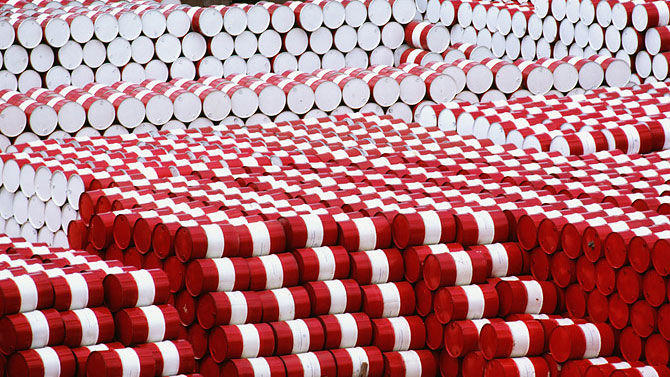 نفت به ارزان‌ترین قیمت سال 2015 می‌رسد؟