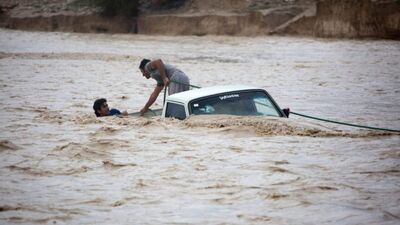 بارندگی‌ها 8 روستای چابهار را غافلگیر کرد/نجات 13 مادر باردار