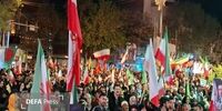 انتقاد از برخی صحنه های رزمایش اخیر بانوان در تهران؛ جیپ و موشک و اسلحه صورتی../ کاش بساط این تقلیل گرایی ها جمع شود