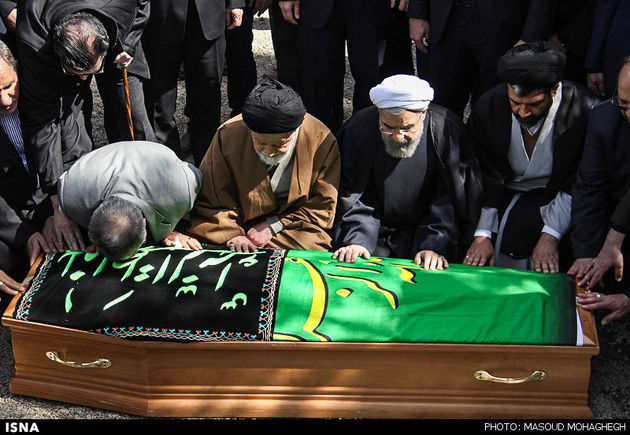تشییع پیکر مادر رئیس جمهور  به روایت 10 عکس