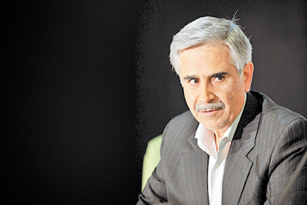 جدایی صنعت از تجارت بازگشت به عقب است/ صنعت و تجارت را در وزارت اقتصاد ادغام کنید