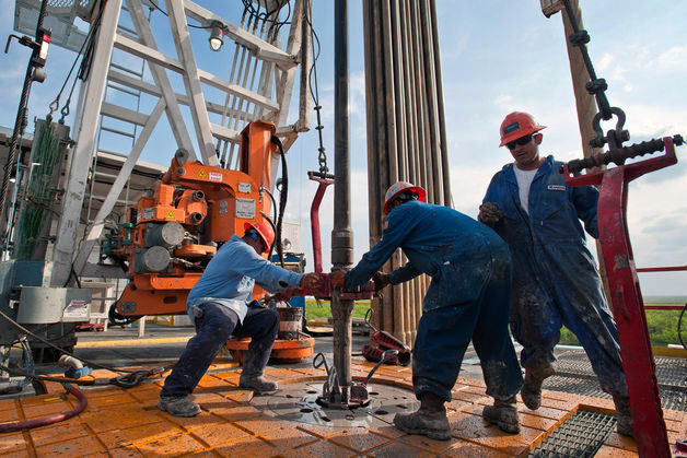 توافق پشت پرده عربستان و آمریکا برای کاهش قیمت نفت