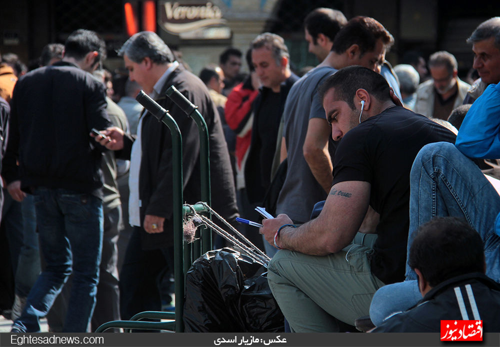 از صبح تا غروب بر بازارها امروز چه گذشت/از سبزی رکوردار گرانی‌ها تا رونق بازار نقره / (بسته خبری بازارها؛ 8 اردیبهشت ماه اقتصادنیوز)