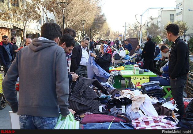 دستفروشی در خیابان ناصرخسرو