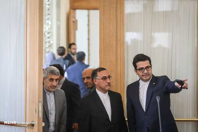ظریف و هایکو ماس