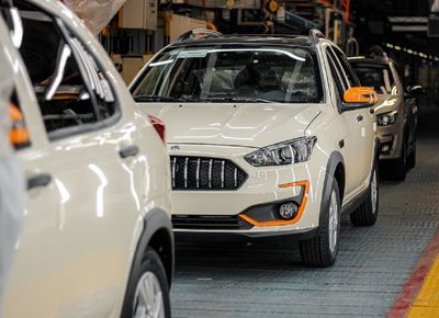 افزایش قیمت «خودروهای اقتصادی» | اثر نوسانات ارزی به بازار خودرو رسید+ جدول 